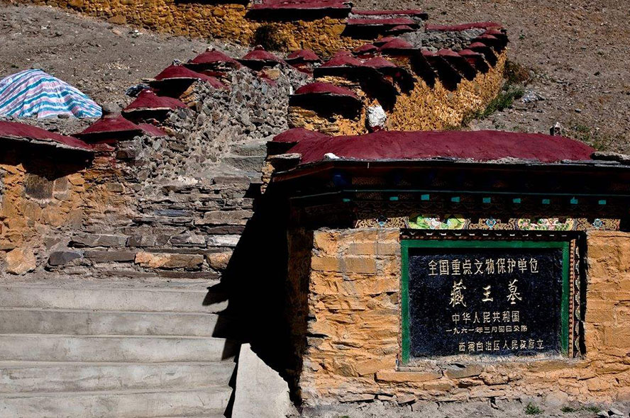藏汉英三种文字“安全通道”标牌亮相八廓街