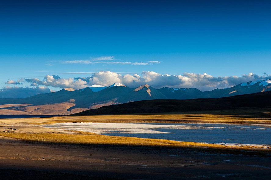 西藏昌都：千年盐井：女人、阳光与风的杰作