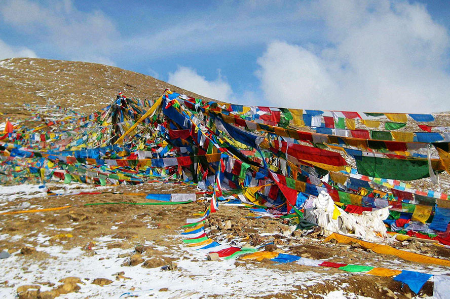 从新西兰经过加德满都去西藏旅游，需要邮寄什么文件给西藏旅行社办理西藏许可证？