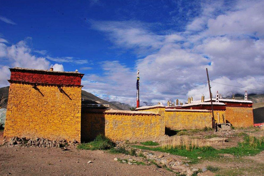 藏历十二月二十九日吃“古突”和“驱鬼”